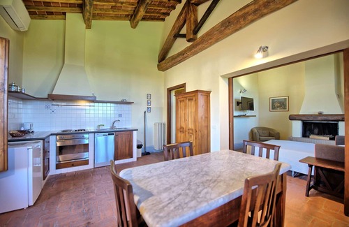 Castelnuovo Berardenga Apartment | Beautiful apartment for 2 people with A/C, pool, TV and panoramic view, close to Siena
