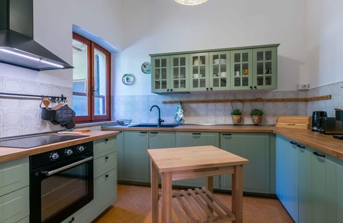 Volterra Apartment | Beautiful apartment for 7 people with WIFI and patio