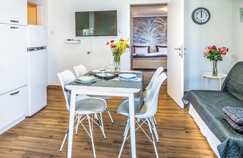 Postojna Apartment | Beautiful apartment for 3 people with WIFI, TV and terrace