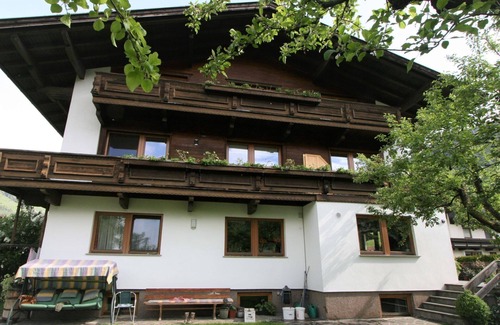 Ramsau im Zillertal Apartment | Beautiful apartment for 8 guests with WIFI, TV and balcony