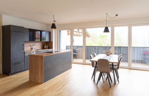 Fronhausen Apartment | Beautiful apartment for 6 people with WIFI, TV and patio