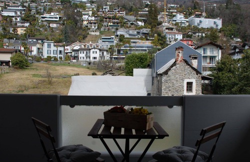 Minusio Apartment | Beautiful apartment for 5 guests with WIFI, TV, balcony and pets allowed