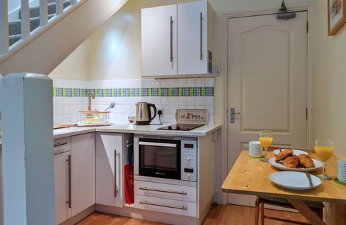 Cawsand Apartment | Beautiful apartment for 2 guests with WIFI and parking