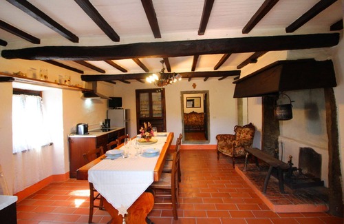 Pieve di Chio Apartment | Beautiful apartment for 4 guests with pool, WIFI, TV, balcony and parking