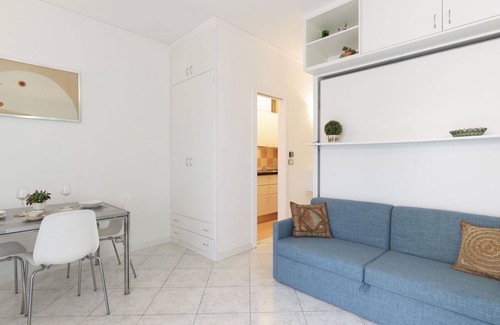 Sanremo Apartment | Beautiful apartment for 2 guests with pool, A/C, WIFI, balcony and parking