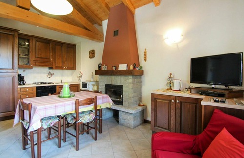 Vignola Apartment | Beautiful apartment for 4 guests with TV and balcony