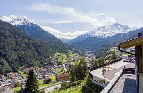 Soelden Apartment | Beautiful apartment for 4 guests with WIFI, TV, balcony and pets allowed