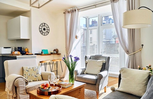 Stratton Apartment | Beautiful apartment for 4 people with WIFI, pets allowed and parking