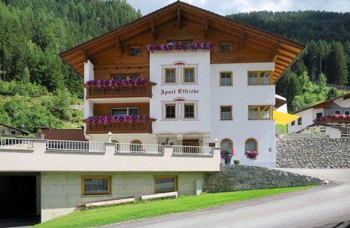 Kappl Apartment | Beautiful apartment for 5 guests with WIFI, TV and balcony