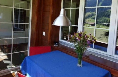 Lenk Apartment | Beautiful apartment for 5 people with WIFI, TV, balcony, pets allowed and parking