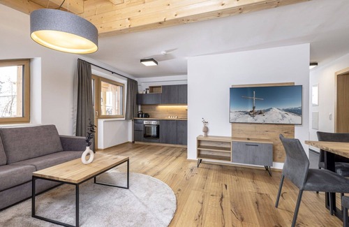Soell Apartment | Beautiful apartment for 6 guests with WIFI, TV, terrace and parking