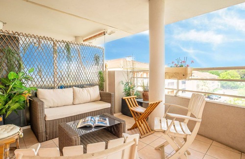 Le Cannet Apartment | Beautiful apartment for 6 people with pool, A/C, WIFI, TV, terrace and parking