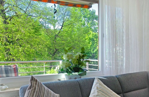 Losone Apartment | Beautiful apartment for 4 guests with WIFI, TV, balcony, pets allowed and parking