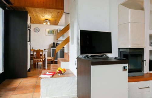 Capriasca Apartment | Beautiful apartment for 5 people with WIFI, pool, TV, patio, pets allowed and panoramic view