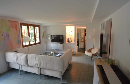 Schoenried Apartment | Beautiful apartment for 6 guests with WIFI, balcony and pets allowed