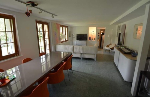Schoenried Apartment | Beautiful apartment for 6 guests with WIFI, balcony and pets allowed