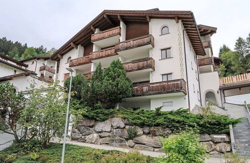 Salouf Apartment | Beautiful apartment for 4 people with pool, WIFI, TV, balcony, pets allowed and panoramic view