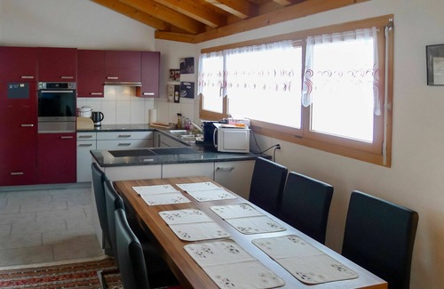 Zillis Apartment | Beautiful apartment for 7 people with WIFI, TV, balcony and panoramic view