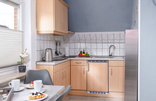 Norddeich Apartment | Beautiful apartment for 3 people with WIFI, TV and balcony