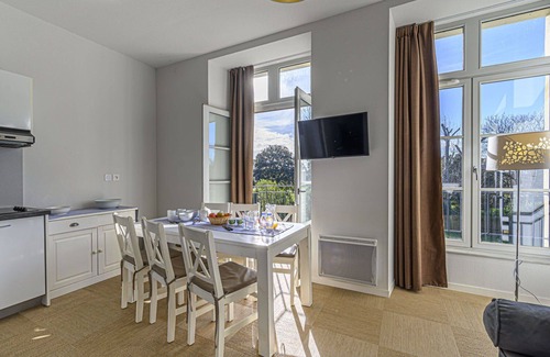 Baden Apartment | Beautiful apartment for 5 people with pool, WIFI and TV