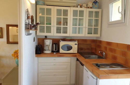 Calvi Apartment | Beautiful apartment for 2 people with pool, WIFI, A/C and terrace