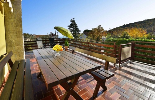 Rukavac Apartment | Beautiful apartment for 4 guests with WIFI, A/C, TV, terrace, pets allowed and parking