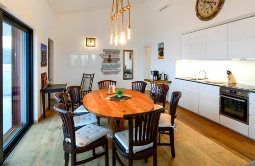 Seget Apartment | Beautiful apartment for 4 people with pool, WIFI, A/C, TV and balcony