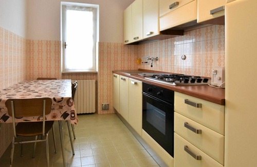 Vesta Apartment | Beautiful apartment for 6 guests with WIFI, TV, balcony, pets allowed and parking