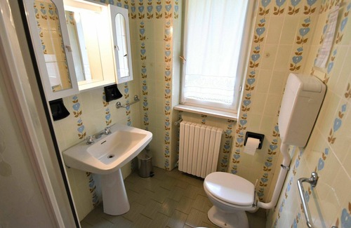 Vesta Apartment | Beautiful apartment for 6 guests with WIFI, TV, balcony, pets allowed and parking