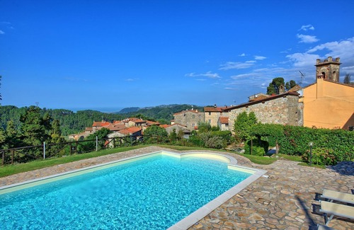 Massarosa Apartment | Beautiful apartment for 4 guests with WIFI, pool and TV, close to Viareggio