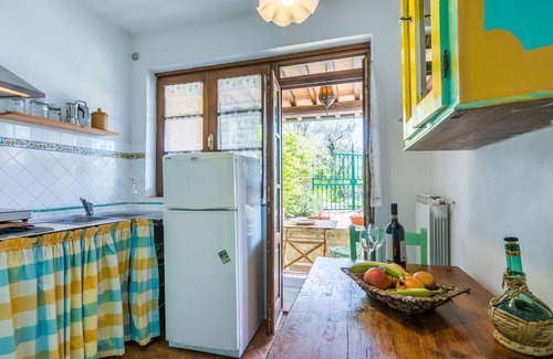Casciano di Murlo Apartment | Beautiful apartment for 2 people with WIFI, TV, pets allowed and parking