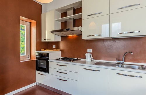 Claino Con Osteno Apartment | Beautiful apartment for 4 people with WIFI, TV and balcony