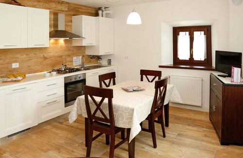 Raveo Apartment | Beautiful apartment for 2 guests with WIFI, TV and patio