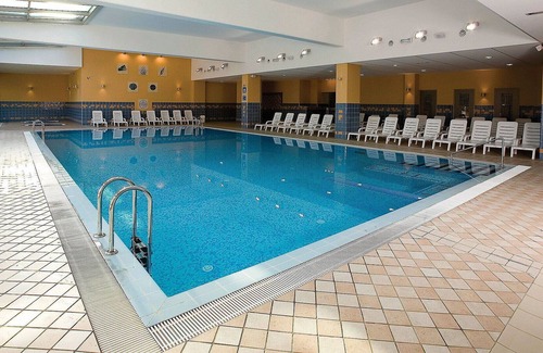 Strunjan Apartment | Beautiful apartment for 4 people with pool, A/C, TV, balcony, pets allowed and parking