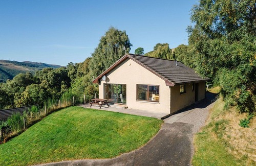 East Lewiston House | Beautiful apartment in villa for 6 guests with WIFI, TV, patio and panoramic view