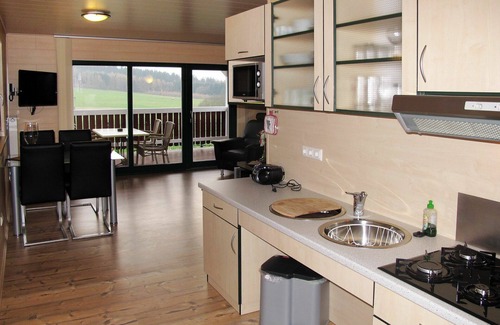 Bad Emstal House | Beautiful apartment in villa for 3 people with WIFI, pool, TV, terrace and pets allowed