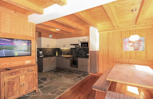 Juns House | Beautiful apartment in villa for 9 people with WIFI, TV and terrace