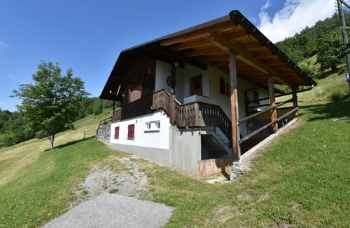 Tavanasa Apartment | Beautiful Apartment in Breil with Terrace
