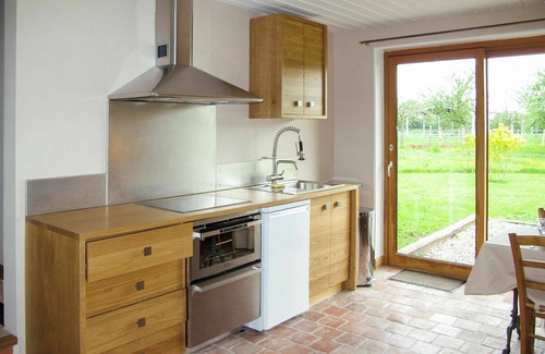 Victot - Pontfol House | Beautiful apartment in villa for 3 guests with WIFI, pool, TV, patio, pets allowed and parking