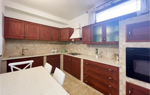 Grottaglie Apartment | Beautiful Apartment In Grottaglie With Kitchen