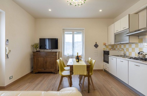 Costa dʼOneglia Villa | Beautiful apartment in villa for 4 guests with WIFI, TV, patio, pets allowed and panoramic view