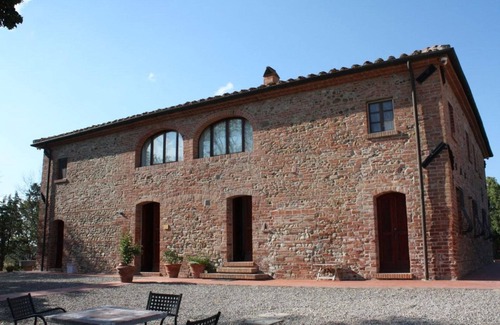 Peccioli Villa | Beautiful apartment in villa for 5 guests with WIFI, pool and panoramic view