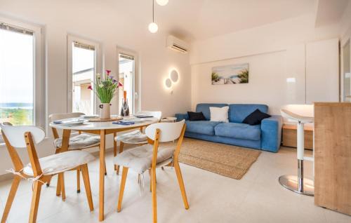 Izola Apartment | Beautiful Apartment In Izola With Wifi