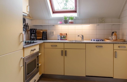 Municipality of Dalfsen House | Beautiful apartment in villa for 6 guests with WIFI, pool, TV and terrace