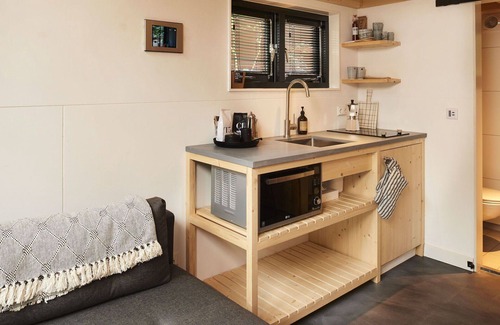 Belfeld House | Beautiful apartment in villa for 2 guests with WIFI, pool, TV, terrace and parking