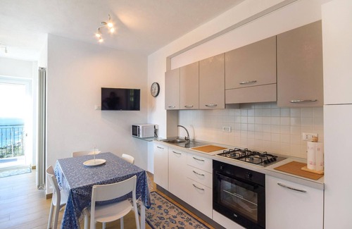 Recco Apartment | Beautiful apartment in Recco with WiFi