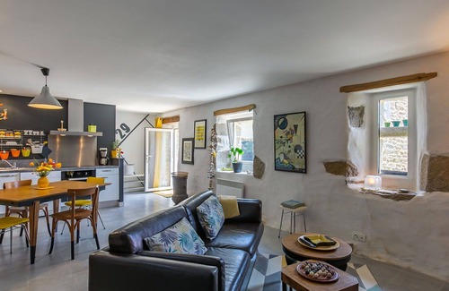 Tregunc House | Beautiful apartment in villa for 4 people with WIFI, TV, terrace and parking