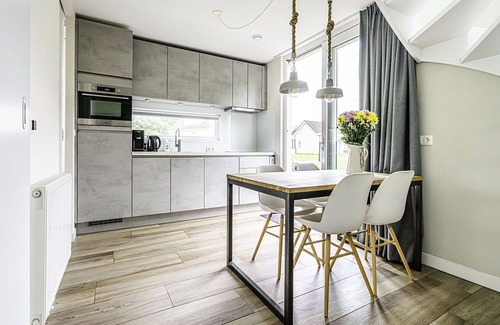 Municipality of Vlissingen House | Beautiful apartment in villa for 4 guests with WIFI, TV, terrace and pets allowed