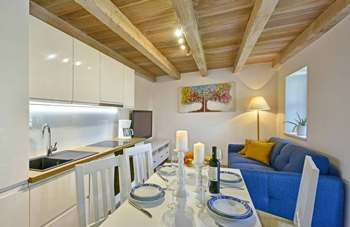 Kastelir House | Beautiful apartment in villa for 4 people with pool, WIFI, A/C, TV, terrace and parking
