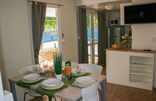 Zelena House | Beautiful apartment in villa for 6 people with WIFI, A/C, pool, TV, terrace and parking
